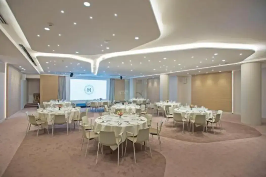 Etoile Business Center 6