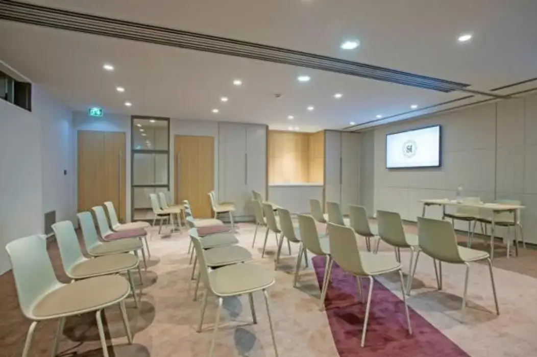 Etoile Business Center 10
