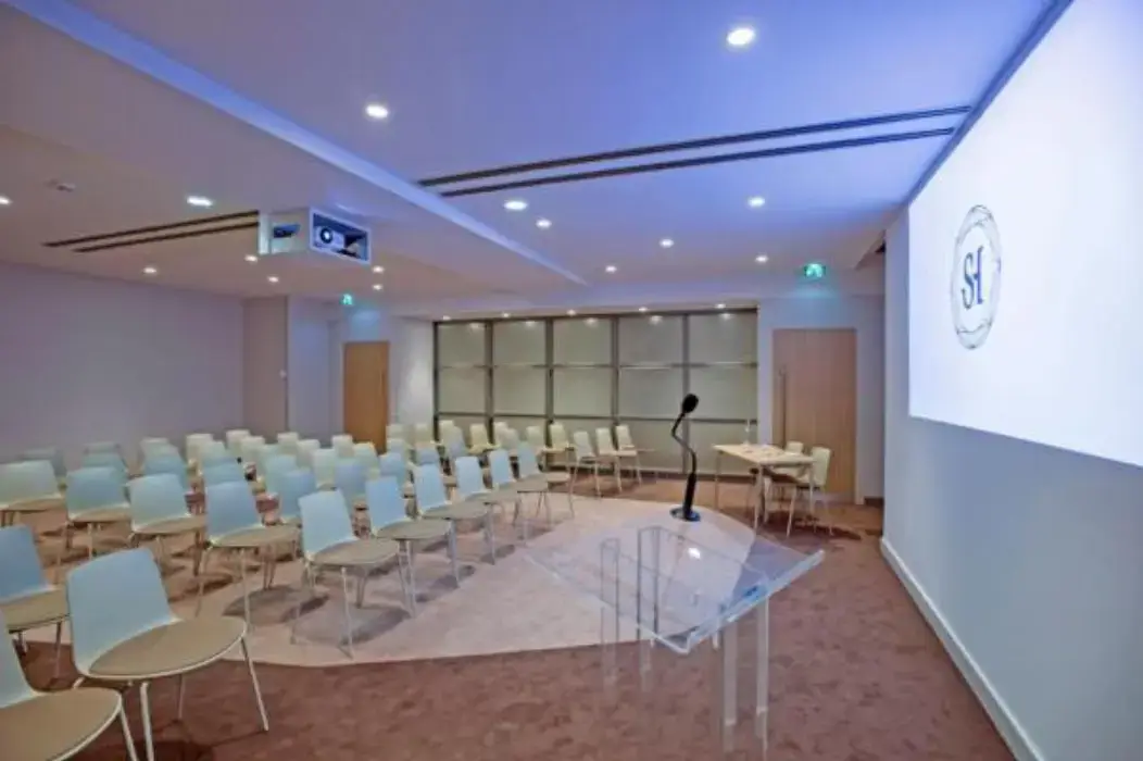 Etoile Business Center 9