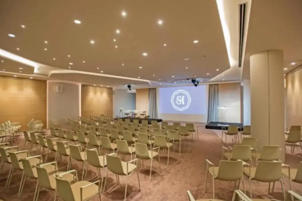 Etoile Business Center 5