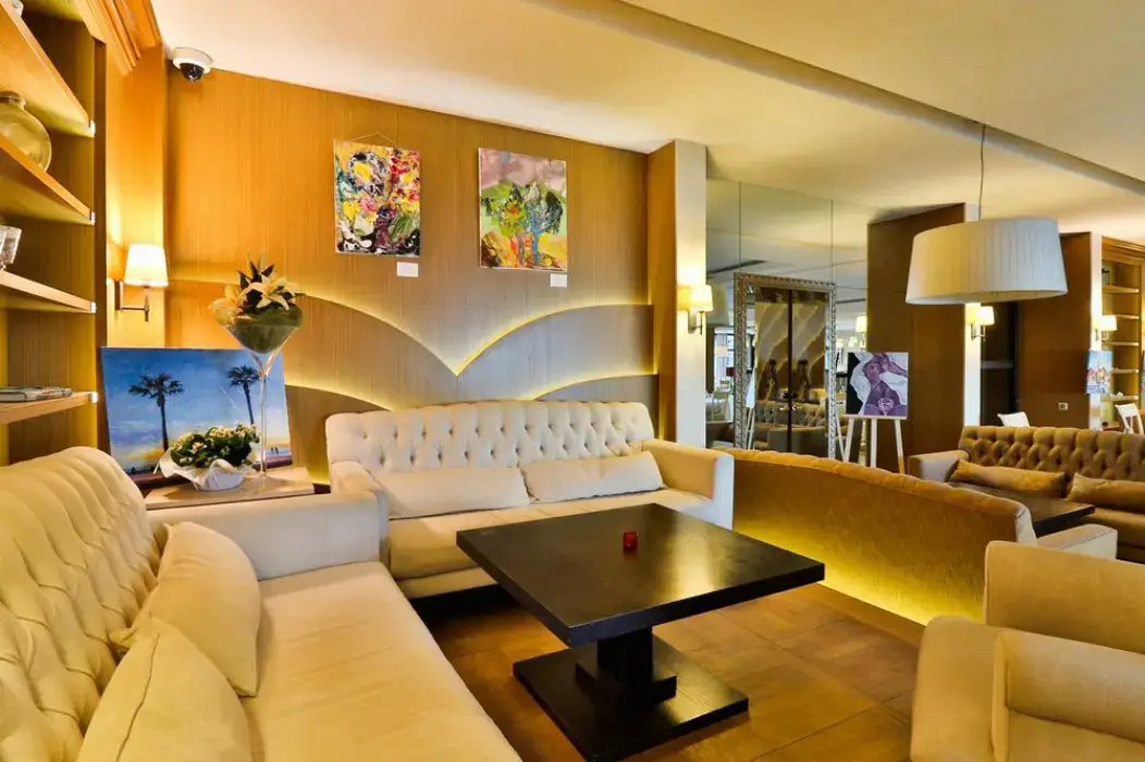 Hostellerie La Farandole 7