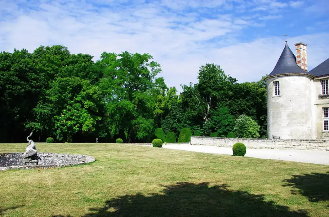Le Château de Vic sur Aisne 2
