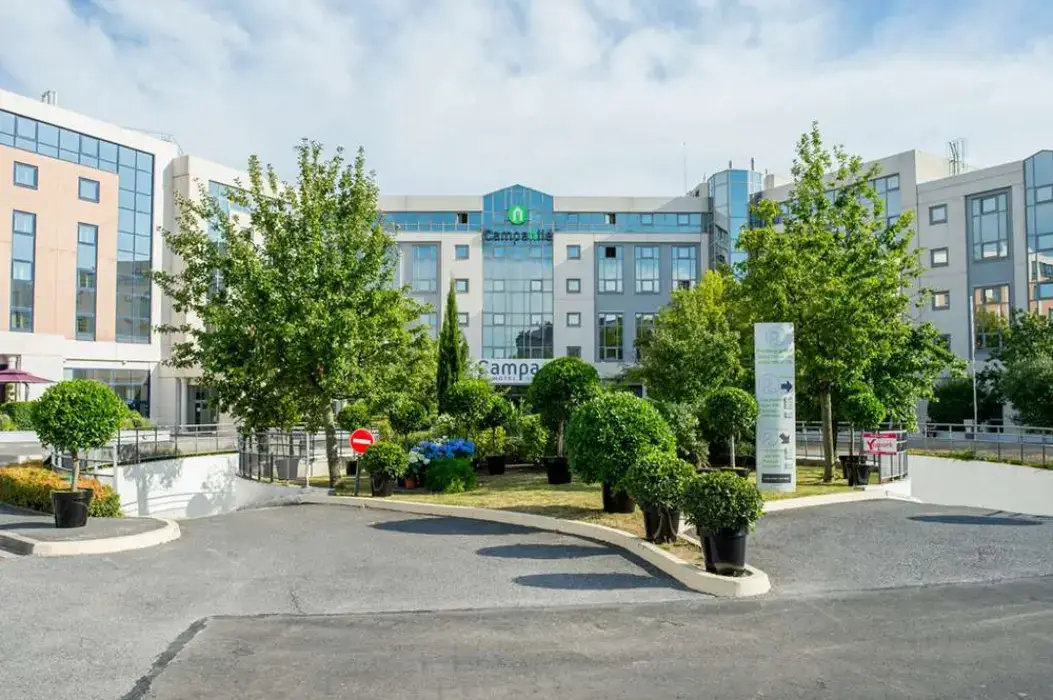 Campanile Roissy 16