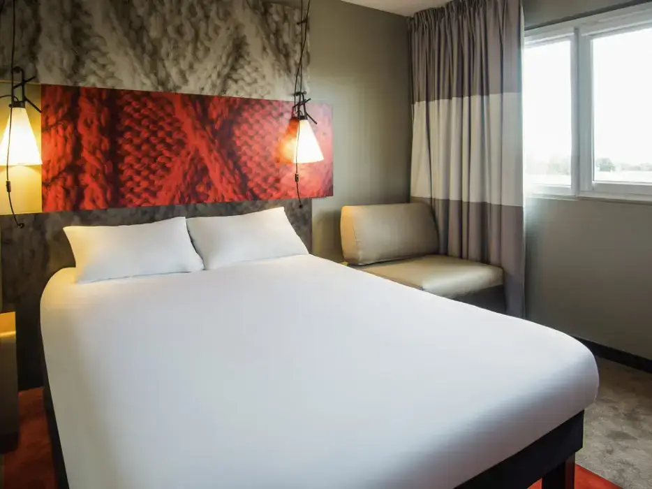 Ibis Tarbes Odos 8