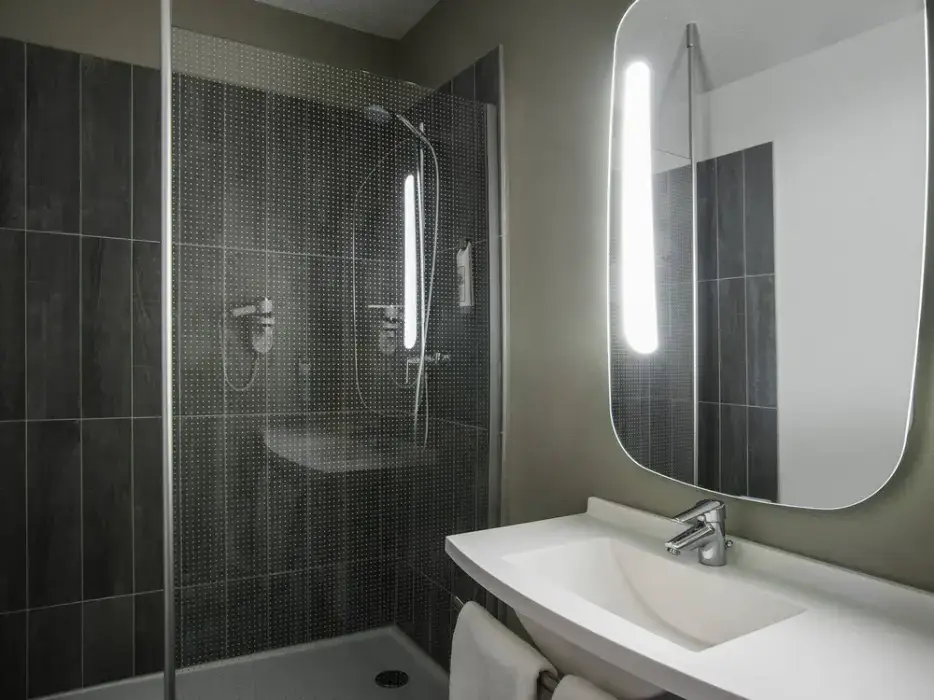 Ibis Tarbes Odos 9