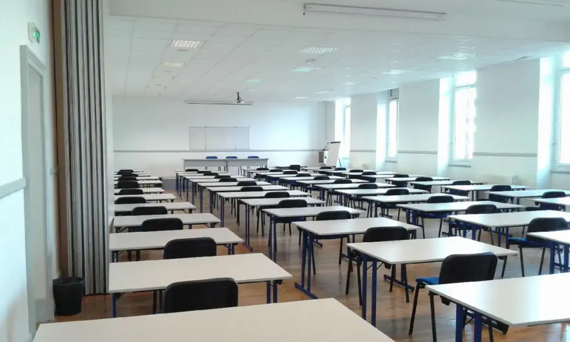 Le Neuf Bis 8
