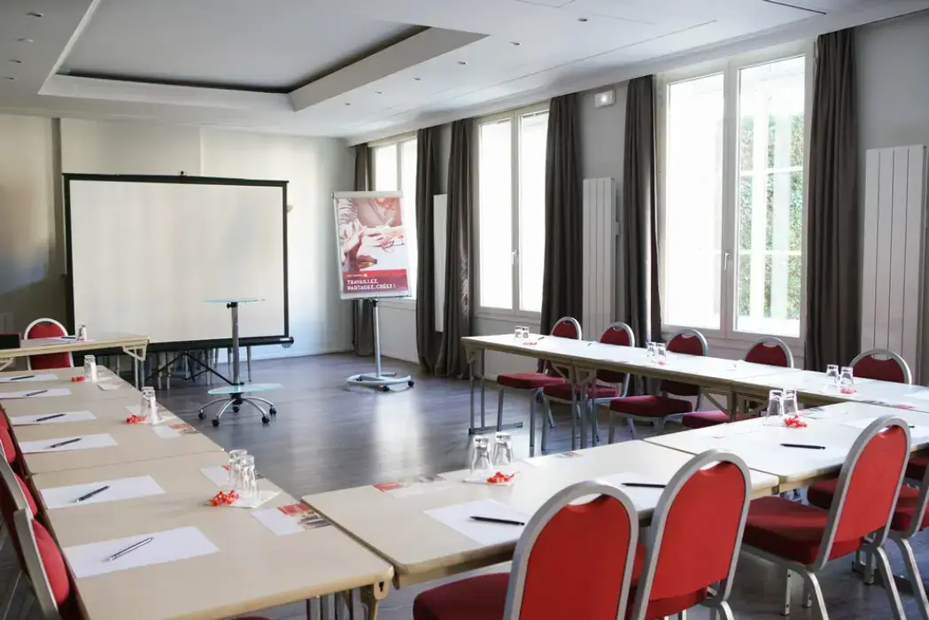 Ibis Douai 2