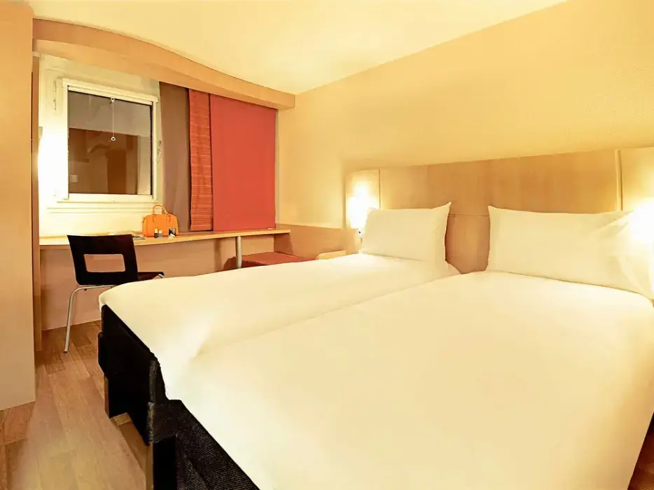 Ibis Douai 4