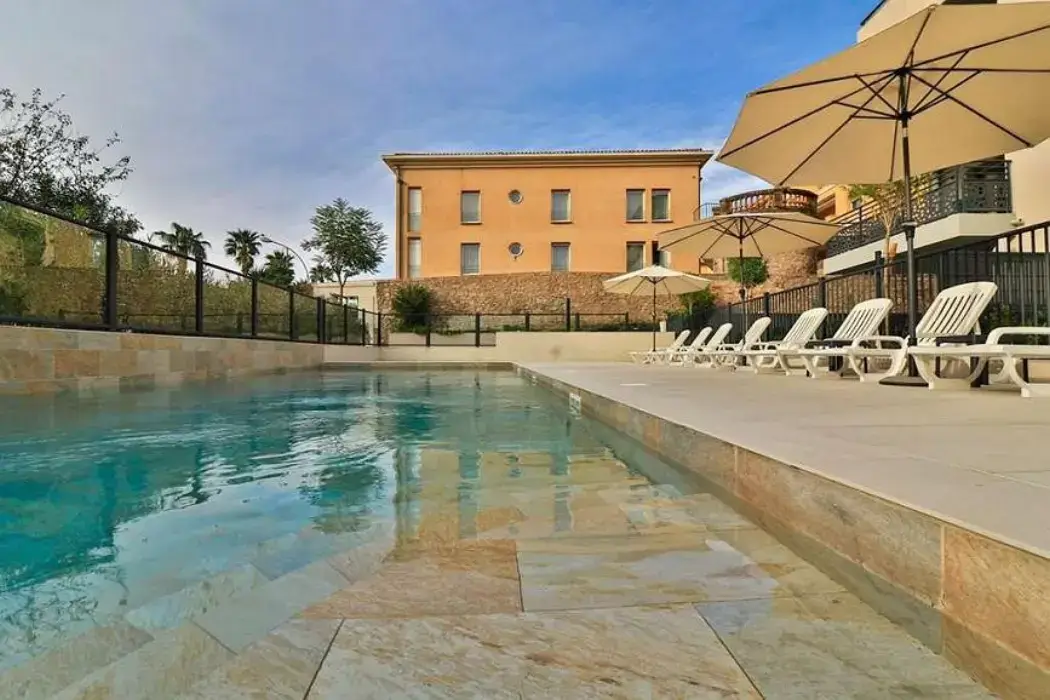 Hôtel BEST WESTERN PLUS SANARY 2
