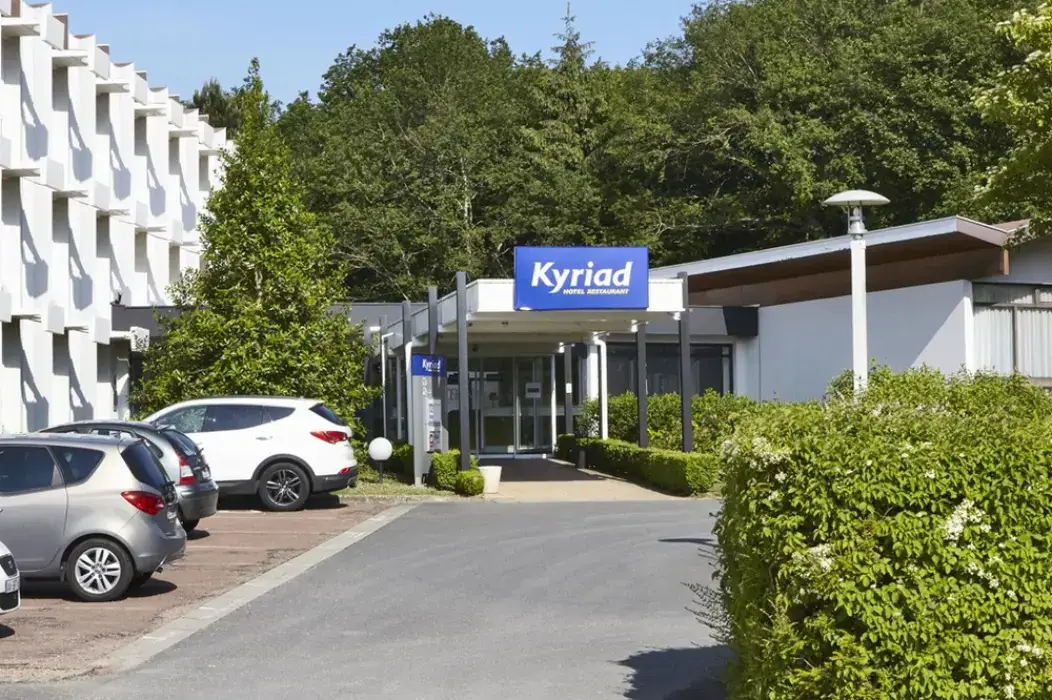 Kyriad Le Creusot Montchanin 9