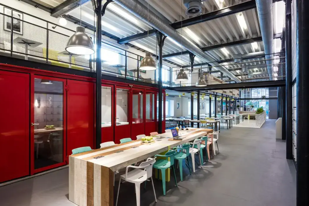 Deskopolitan - Château d'Eau