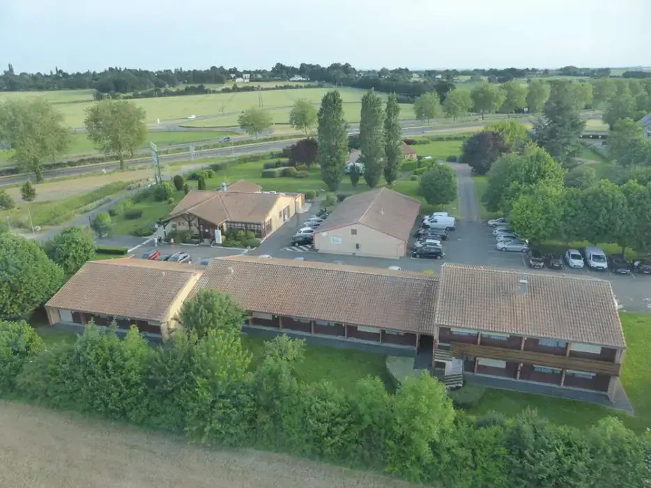 Kyriad Niort Est La Crèche 5