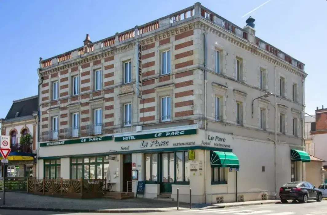 Hotel Le Parc À Moulins