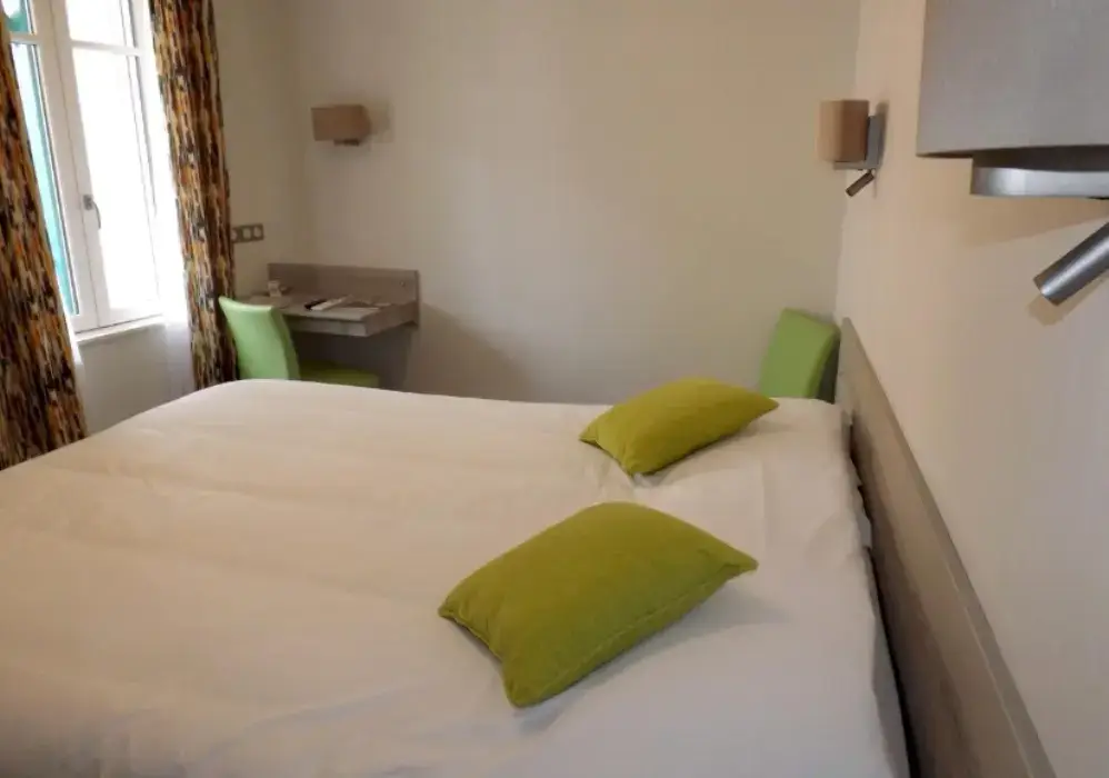 Hotel Le Parc À Moulins 7