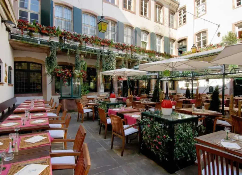 Au Dauphin 3
