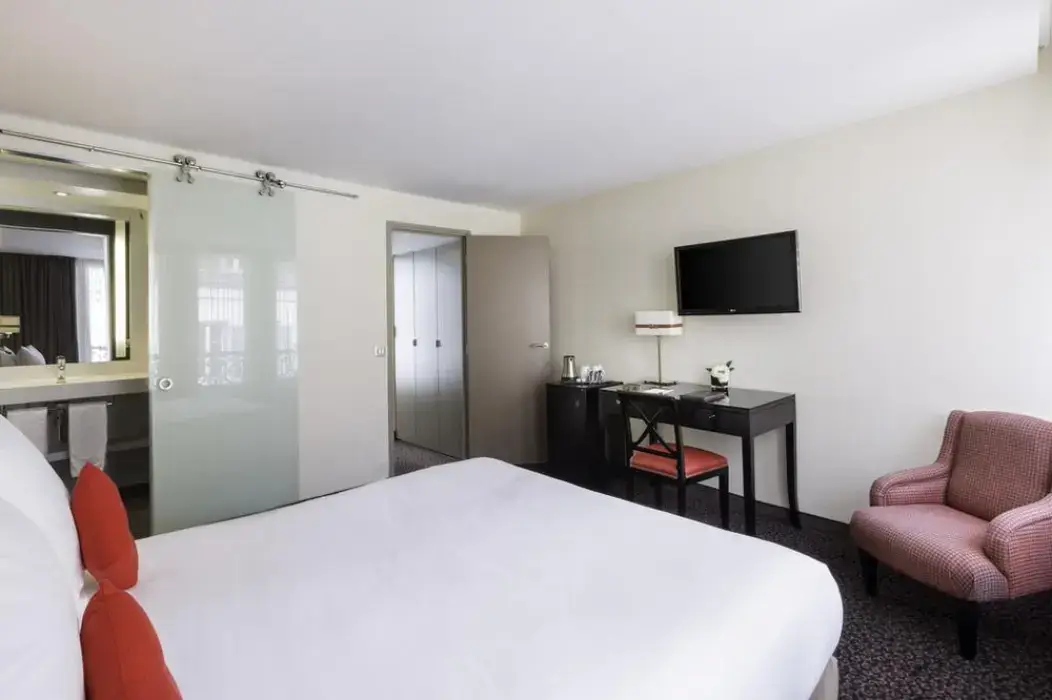 Best Western Premier Hôtel de la Poste and Spa 8