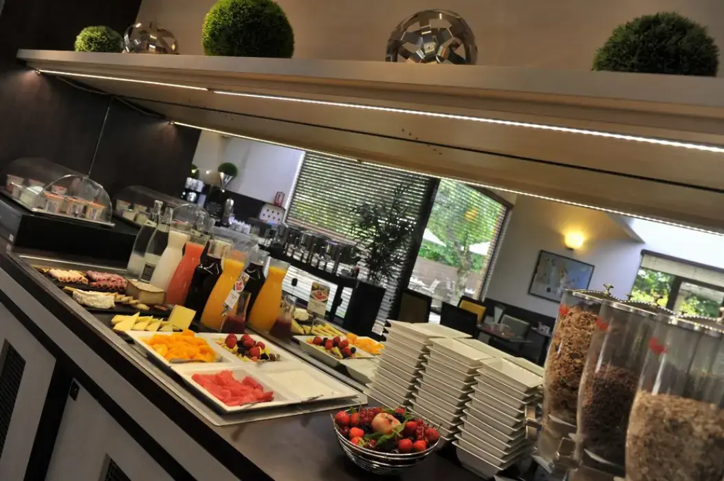 Mercure Maurepas Saint Quentin 9