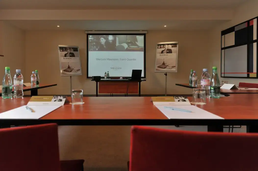 Mercure Maurepas Saint Quentin 29