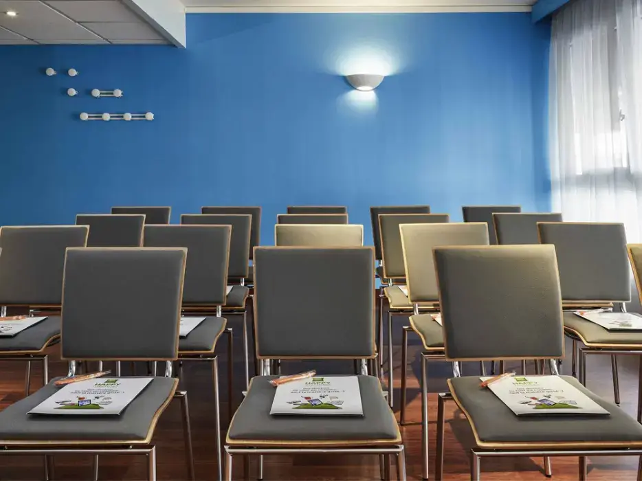 Ibis Styles Toulon Centre Port 5