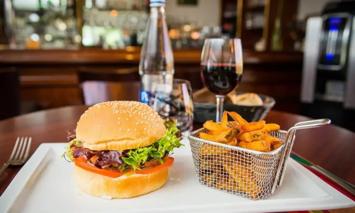 BRIT HOTEL Nantes Saint Herblain, Le Kerann 4