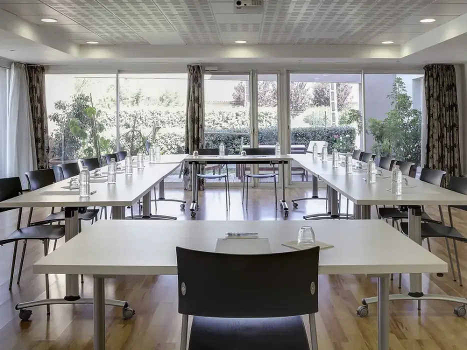 Ibis Styles Toulouse Airport 2