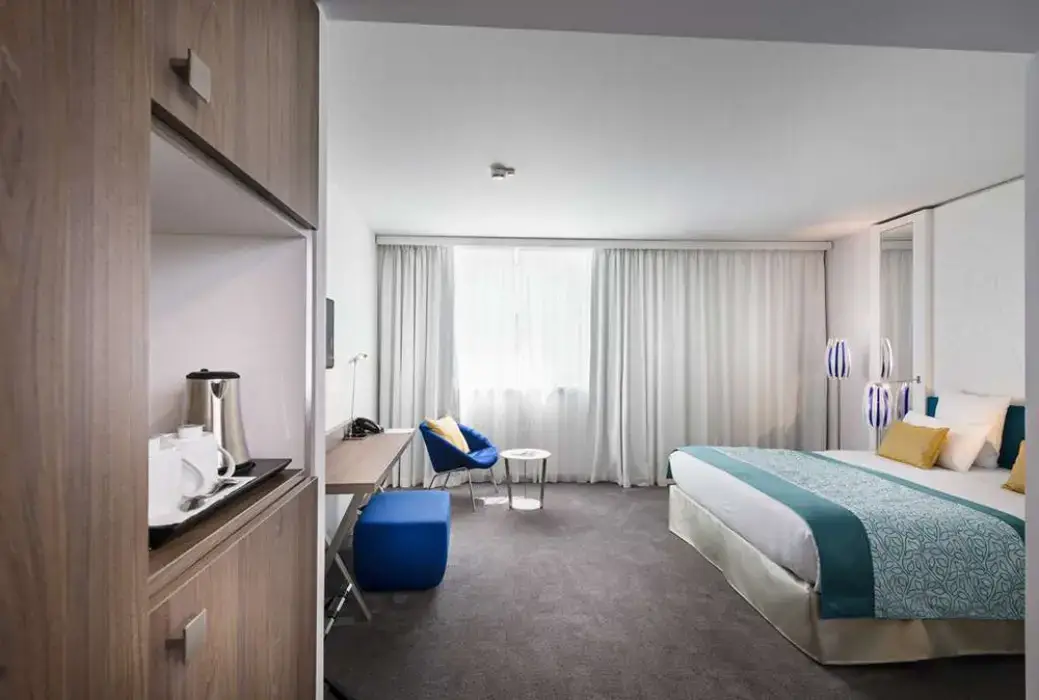 Golden Tulip Marseille Euromed 4