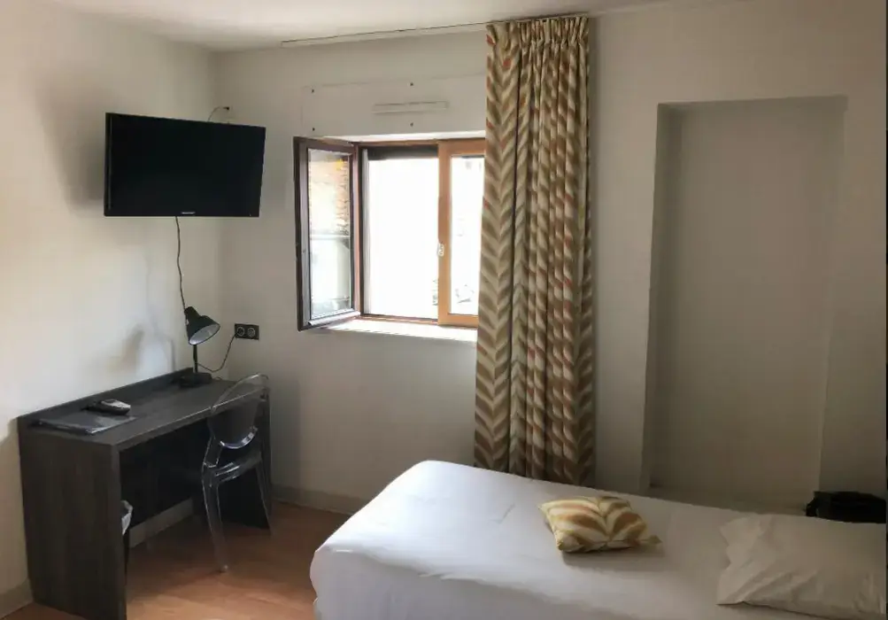 Hôtel Victor Hugo 2
