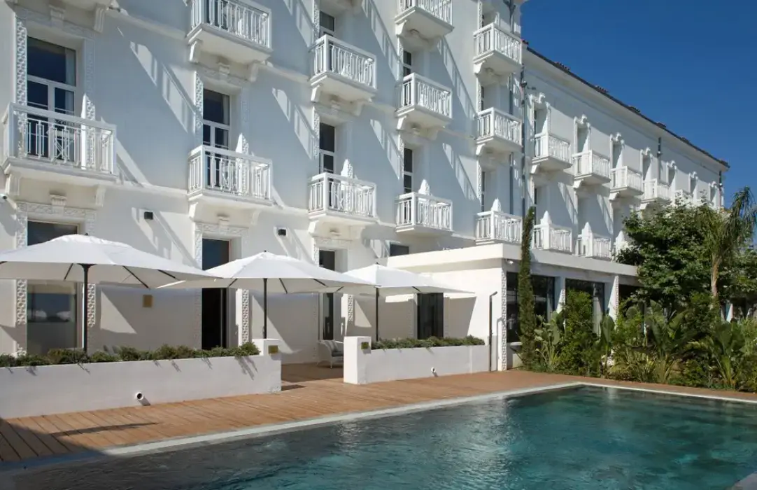 Grand Hôtel des Sablettes, Curio Collection by Hilton 6
