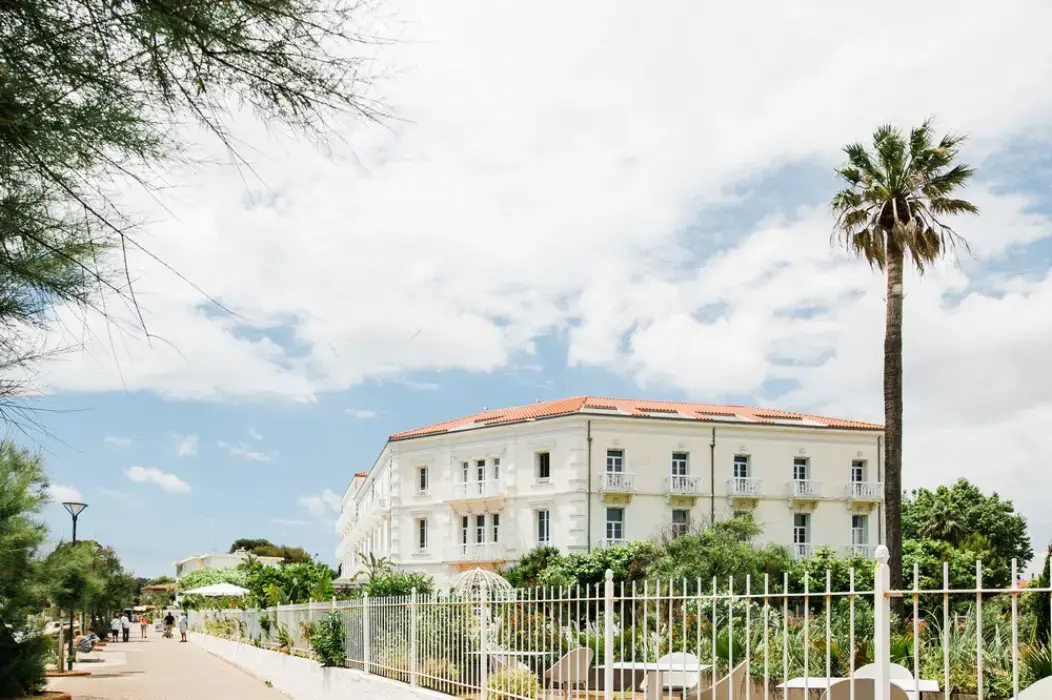 Grand Hôtel des Sablettes, Curio Collection by Hilton 12