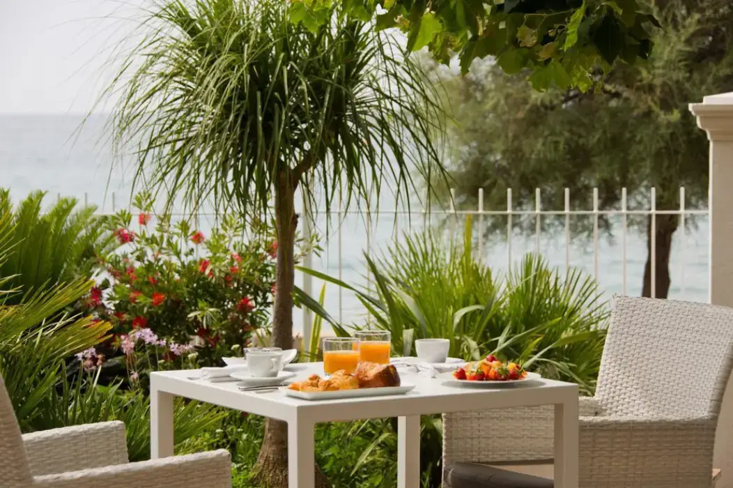 Grand Hôtel des Sablettes, Curio Collection by Hilton 14