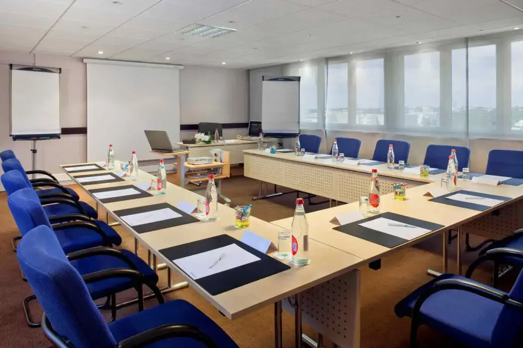 Mercure Paris Velizy 9