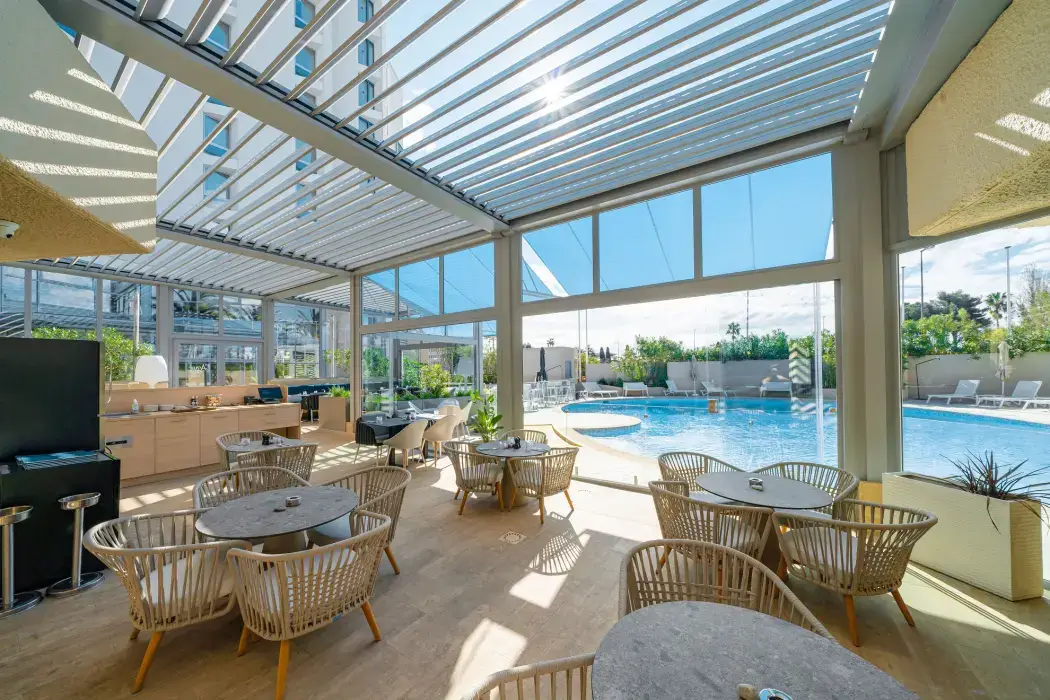 Radisson Hotel Nice Airport 10