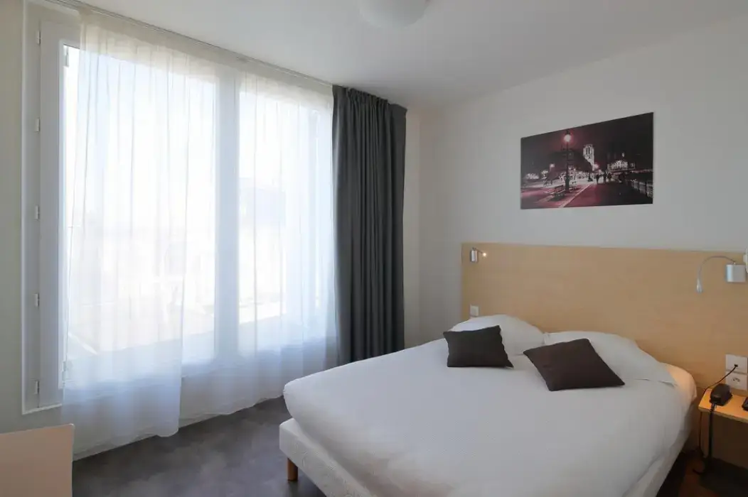 Hôtel Paris Saint-Ouen 6