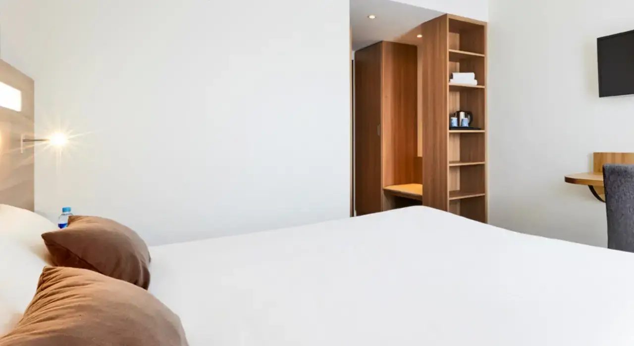 Kyriad Laval 3