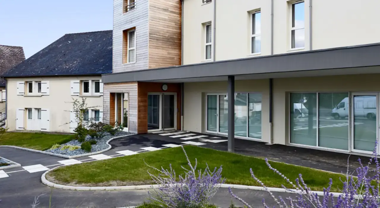 Kyriad Laval 9