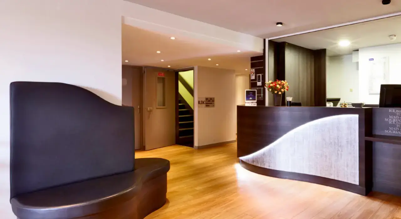 Kyriad Laval 10