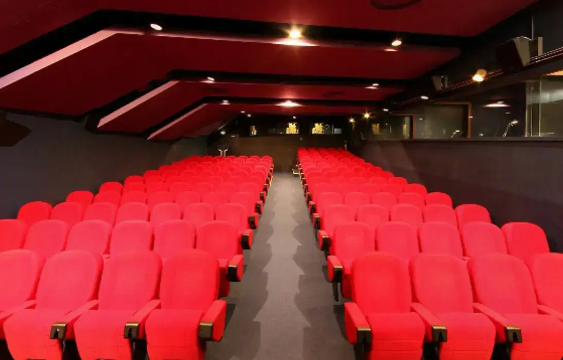 Palais des Festivals et des Congrès Cannes 8