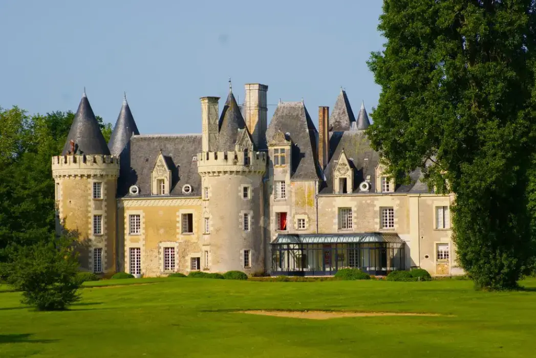 Chateau Golf des Sept Tours 9