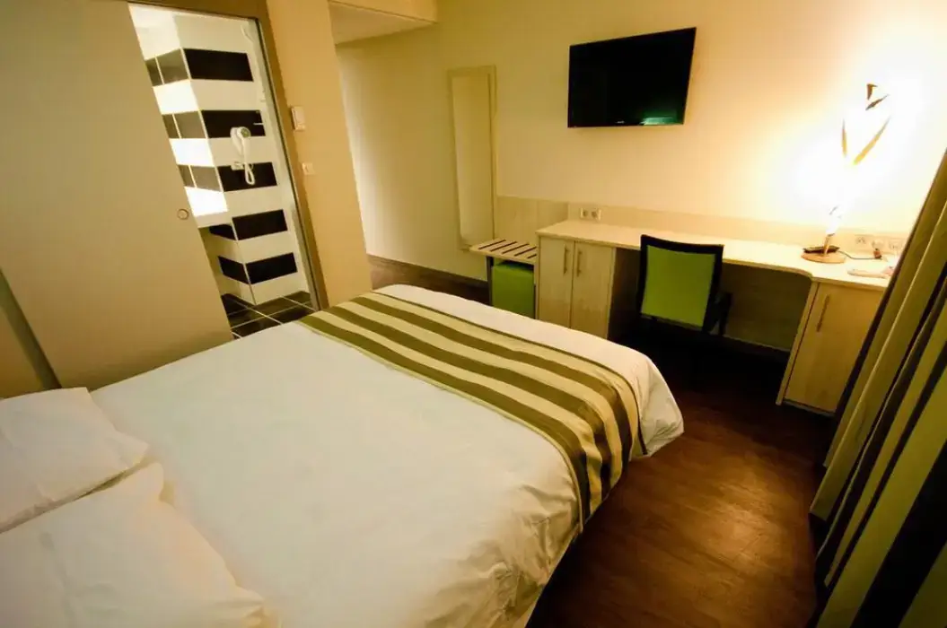 Brit Hôtel Saint-Dizier 10