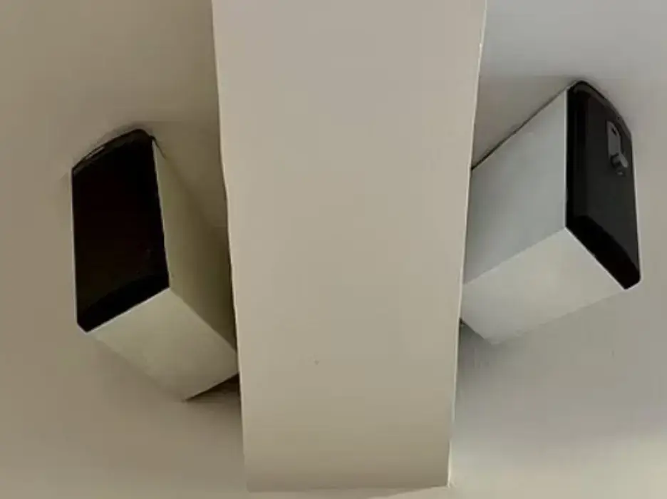 Présent ! 11