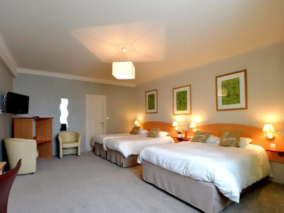 Hôtel.com Bédée 13