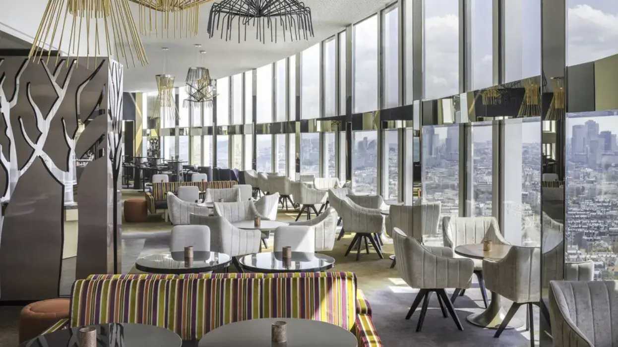 Hyatt Regency Paris Etoile 7