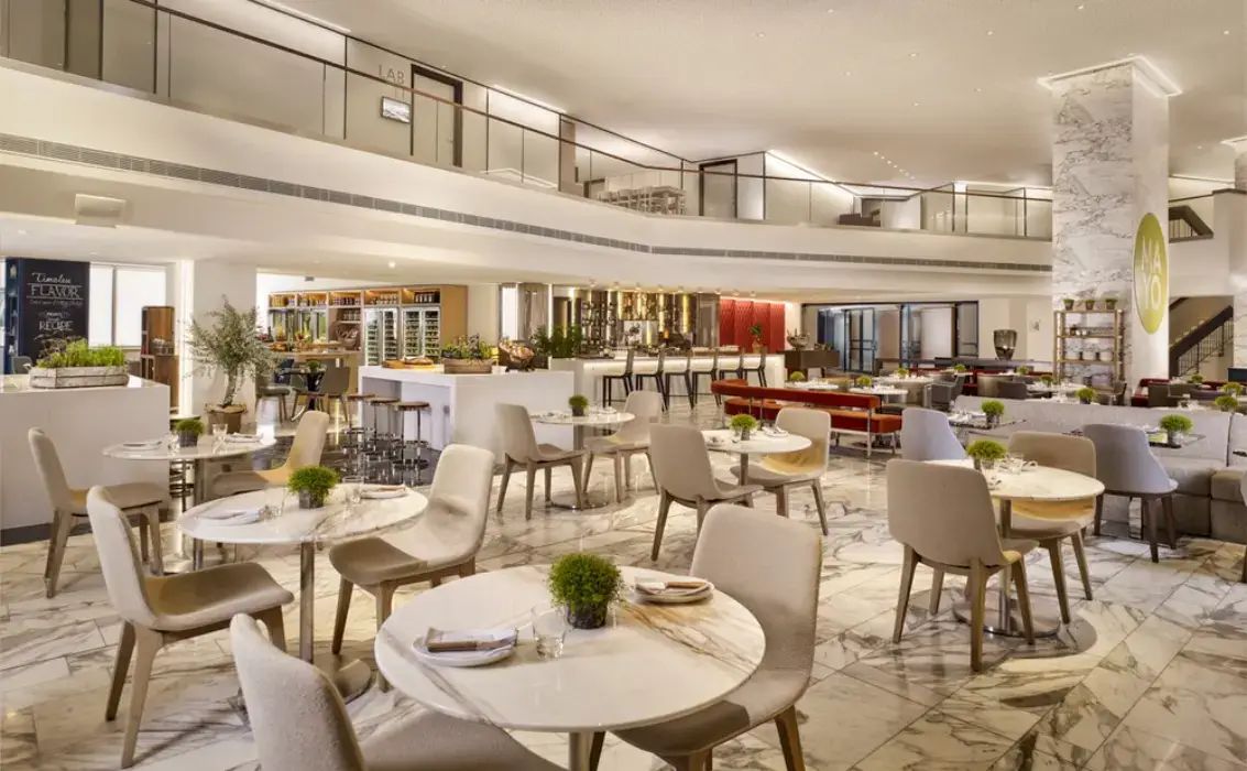 Hyatt Regency Paris Etoile 9