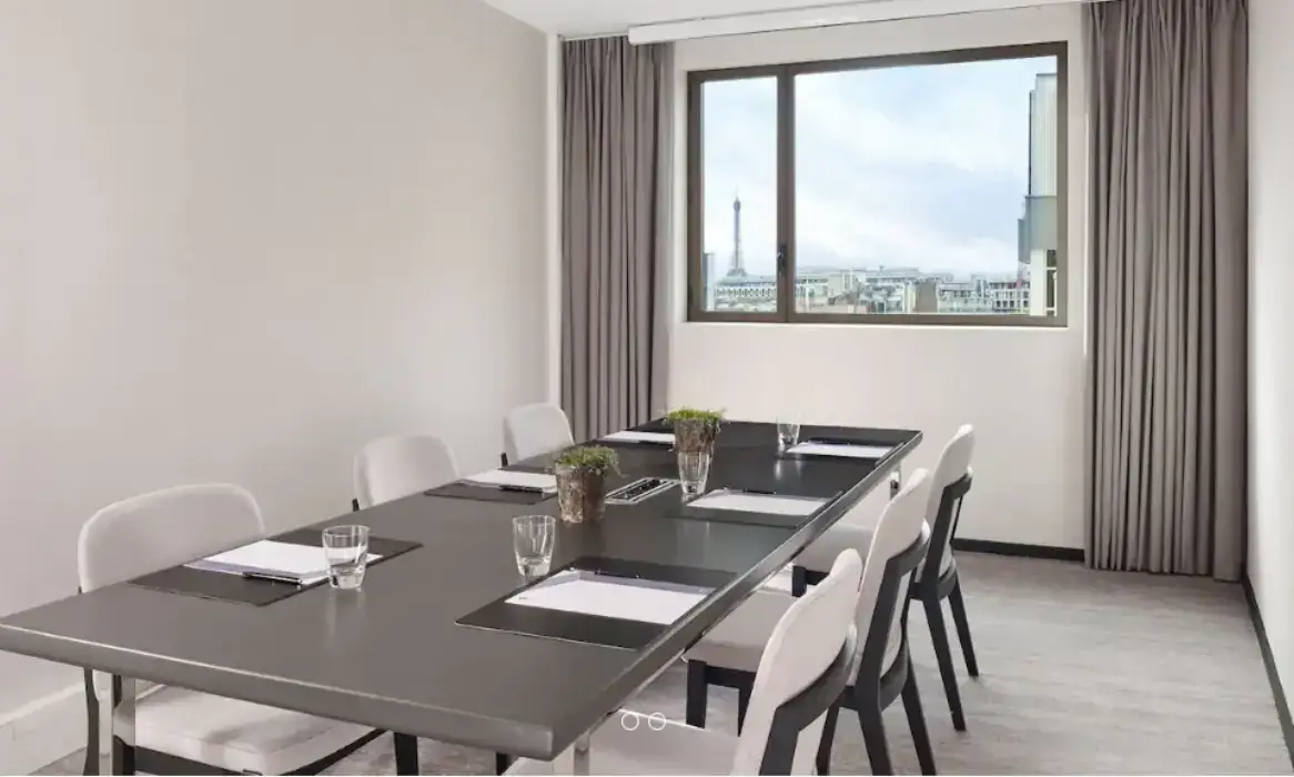 Hyatt Regency Paris Etoile 16