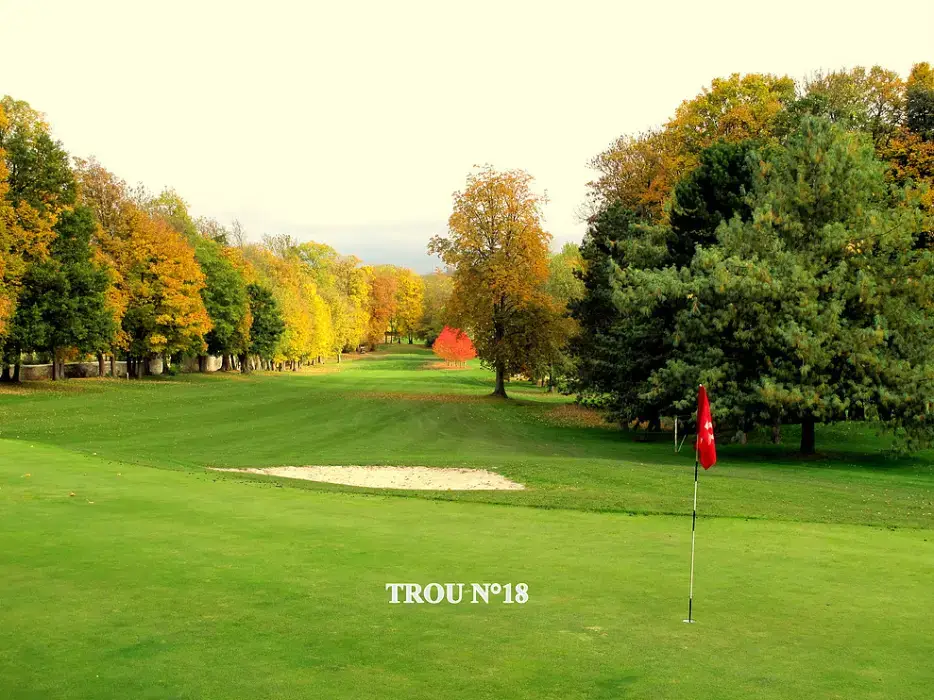 Golf du Château d'Humières 11