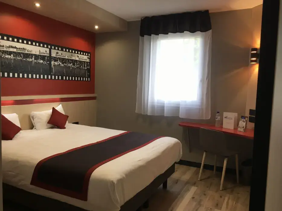 Brit Hôtel Le Cottage 3