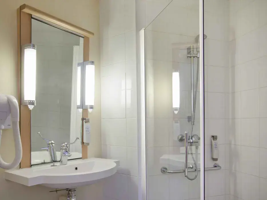 Ibis Poitiers Centre 4