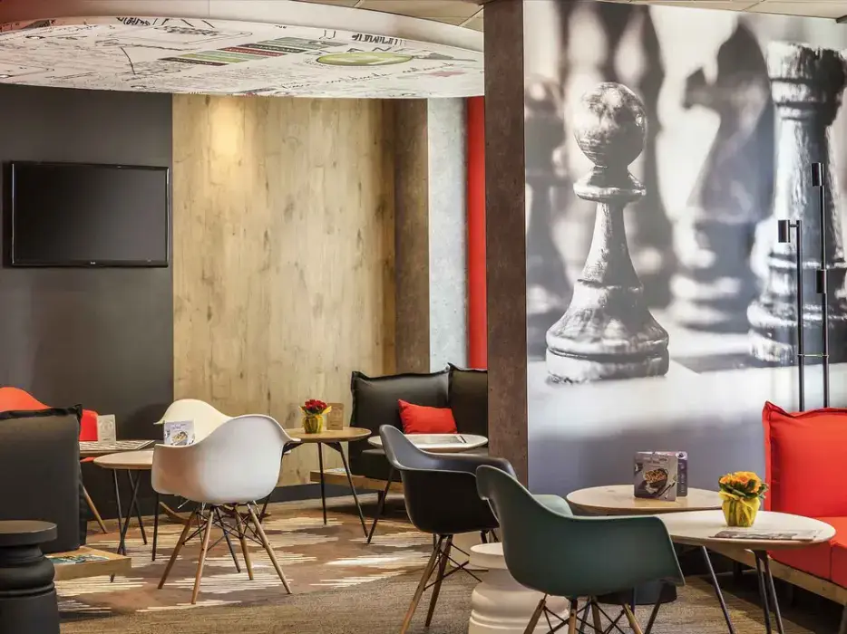 Ibis Poitiers Centre 7