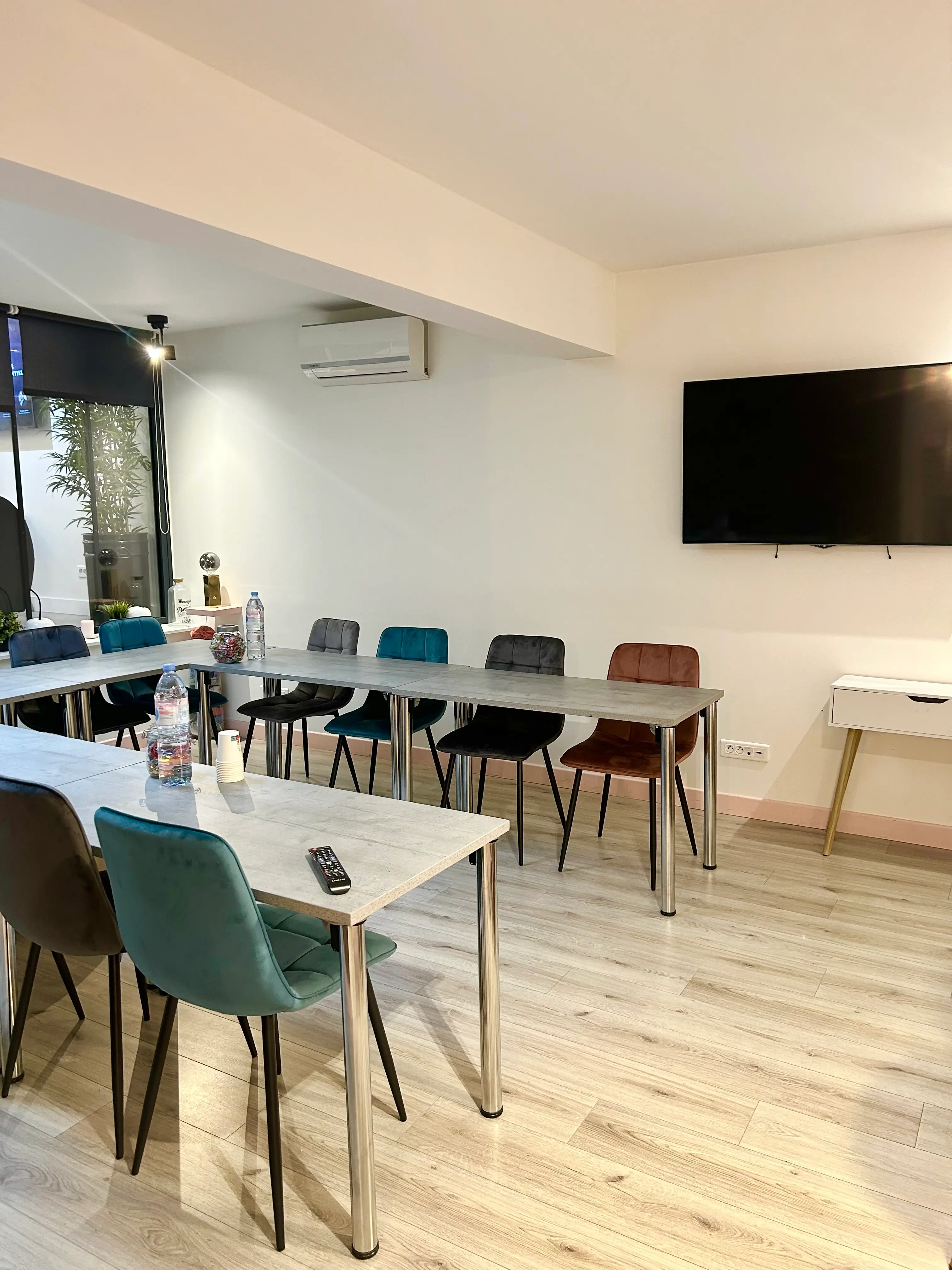 le 67 MEETING PLACE 4