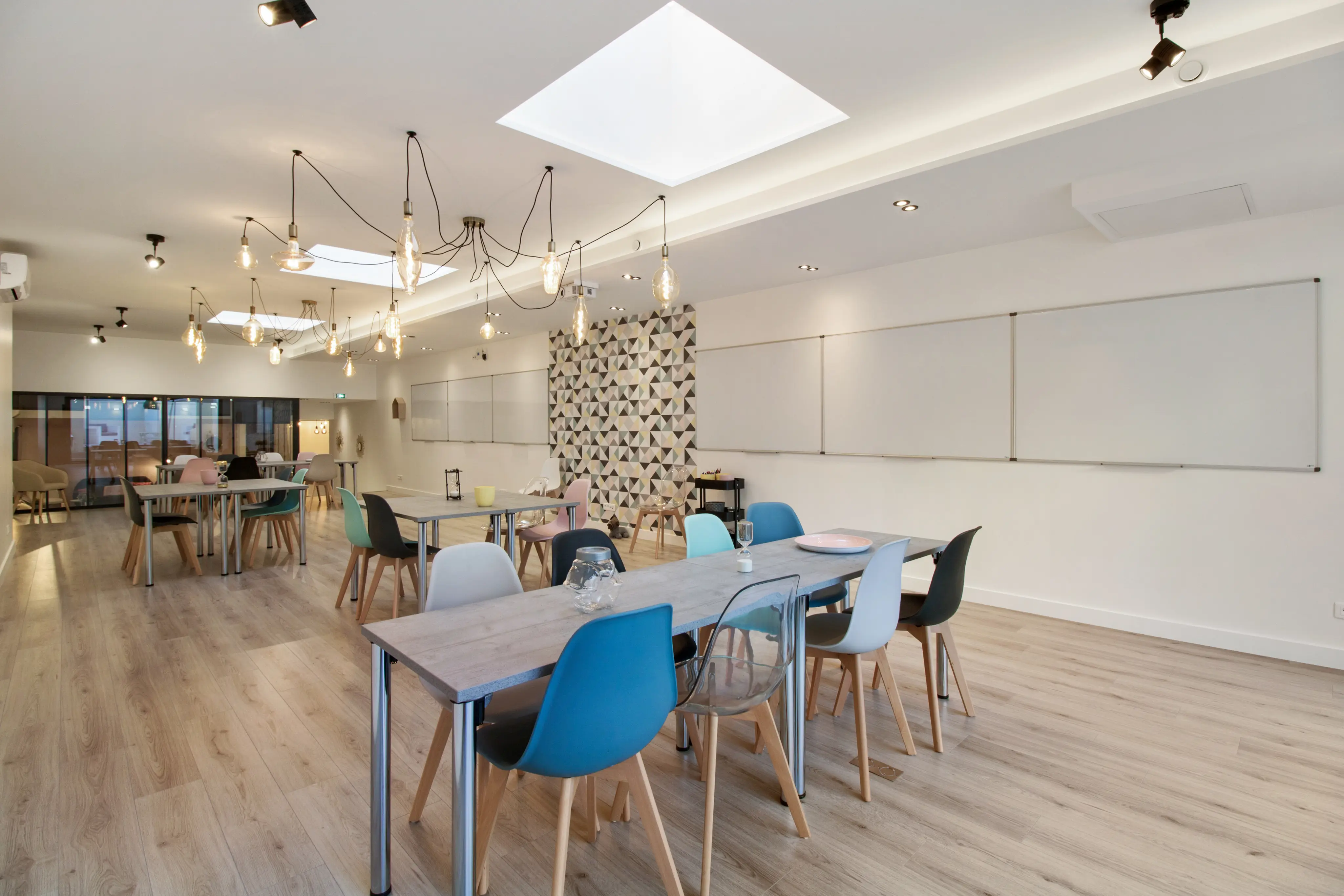 le 67 MEETING PLACE 13